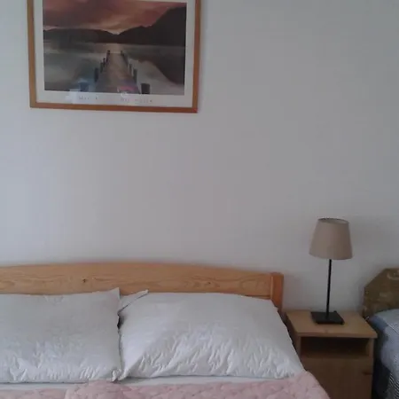 Studio In 34672 *